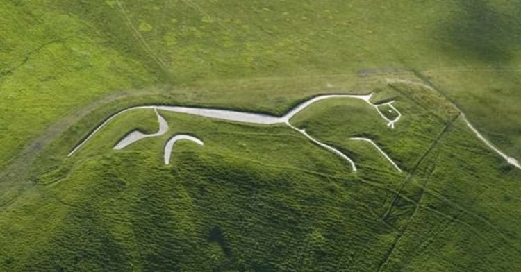 Uffington White Horse: 3,000 Year Old Prehistoric Hill Figure